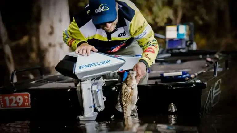 fishing-boat-768x513